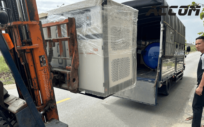 van-chuyen-may-accom